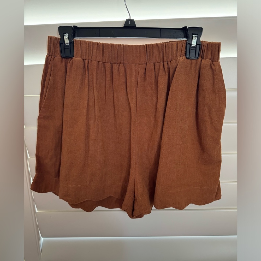 tan shorts